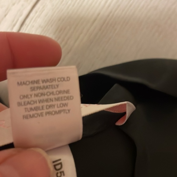 EUC Victoria’s Secret vintage black satiny robe with lace accents on sleeves - Picture 7 of 7